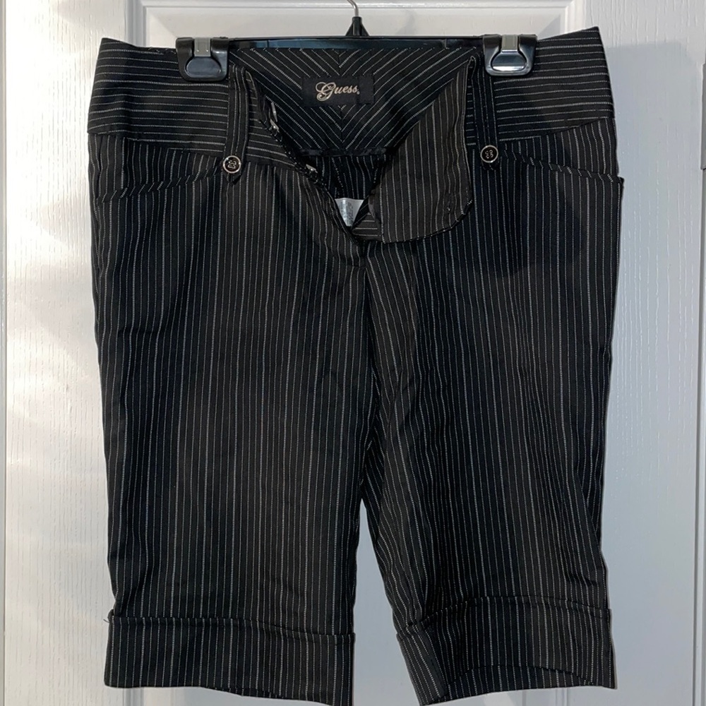Guess - Picture 3 of 4